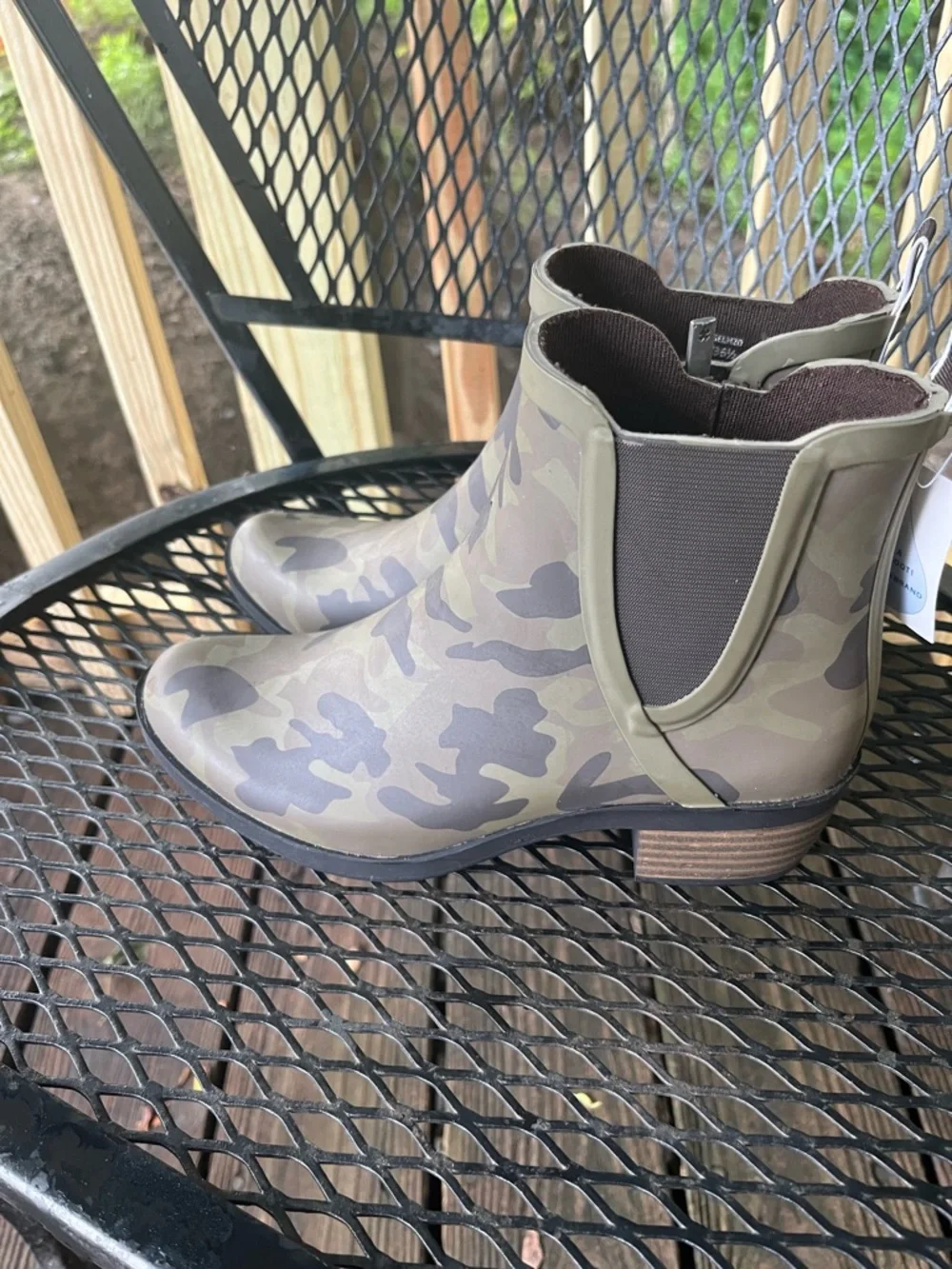 Lucky Brand Camo Basel H20 Side Notch Rain Boot‎ Size 6 NWT